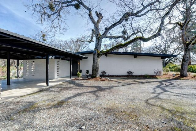 211 S Groveland Avenue, Medford, OR 97504