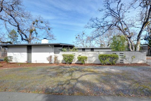 211 S Groveland Avenue, Medford, OR 97504