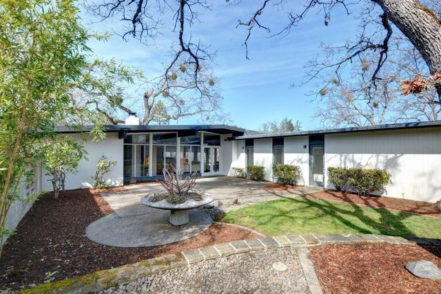 211 S Groveland Avenue, Medford, OR 97504