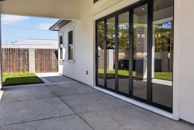 2430 Interlaken Ct, Lodi, CA 95242