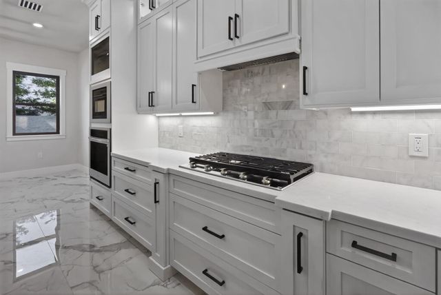 2430 Interlaken Ct, Lodi, CA 95242