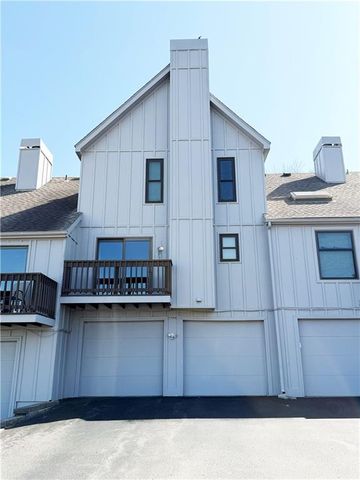 4986 W 60th Terrace, Mission, KS 66205