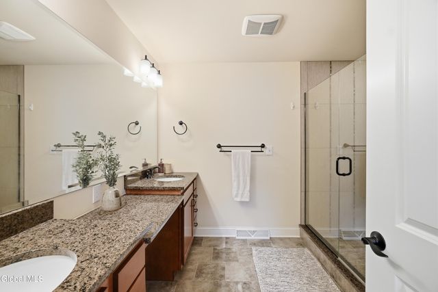 62 Cambridge Way, Colonie, NY 12110