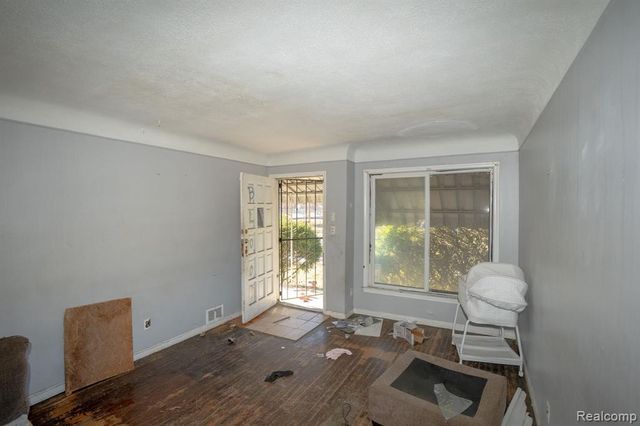 15726 Hubbell Street, Detroit, MI 48227