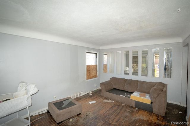 15726 Hubbell Street, Detroit, MI 48227