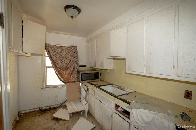 15726 Hubbell Street, Detroit, MI 48227