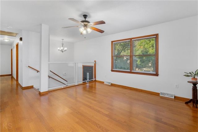 1205 S 9th Street, Clinton, MO 64735
