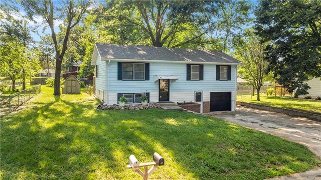 1205 S 9th Street, Clinton, MO 64735