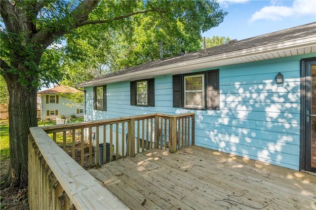 1205 S 9th Street, Clinton, MO 64735
