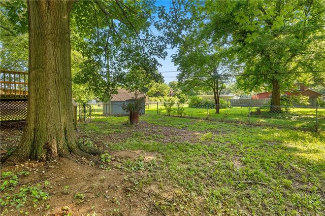1205 S 9th Street, Clinton, MO 64735