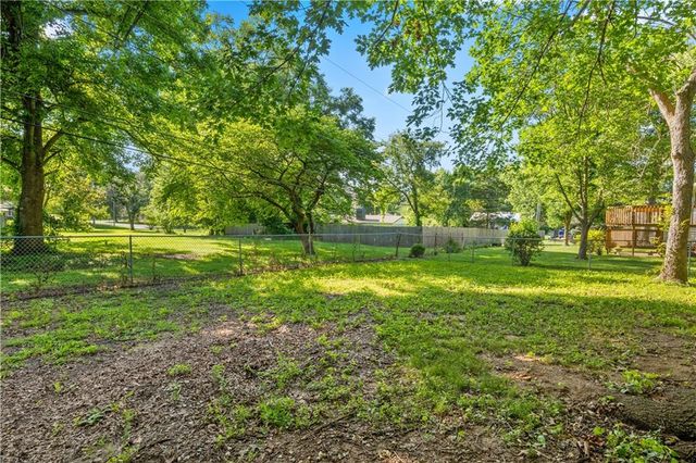 1205 S 9th Street, Clinton, MO 64735