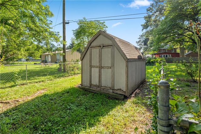 1205 S 9th Street, Clinton, MO 64735