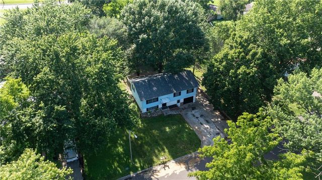 1205 S 9th Street, Clinton, MO 64735
