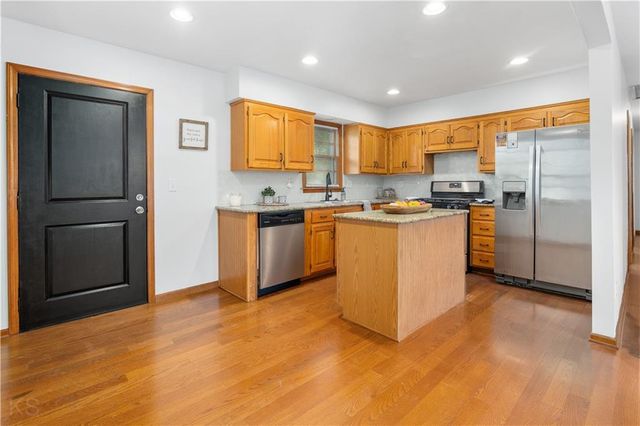 1205 S 9th Street, Clinton, MO 64735