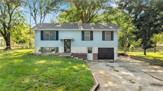 1205 S 9th Street, Clinton, MO 64735