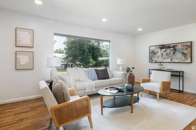 6915 S BROOKHILL DR, Cottonwood Heights, UT 84121