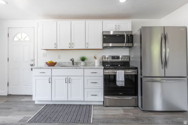 6915 S BROOKHILL DR, Cottonwood Heights, UT 84121