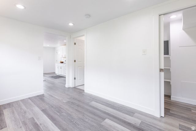 6915 S BROOKHILL DR, Cottonwood Heights, UT 84121