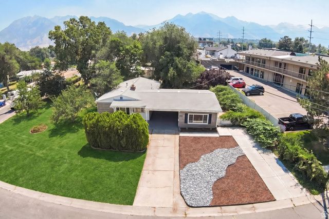 6915 S BROOKHILL DR, Cottonwood Heights, UT 84121