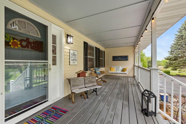 31789 Lakeway Drive NE, Cambridge, MN 55008