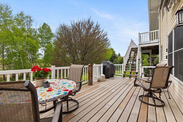 31789 Lakeway Drive NE, Cambridge, MN 55008