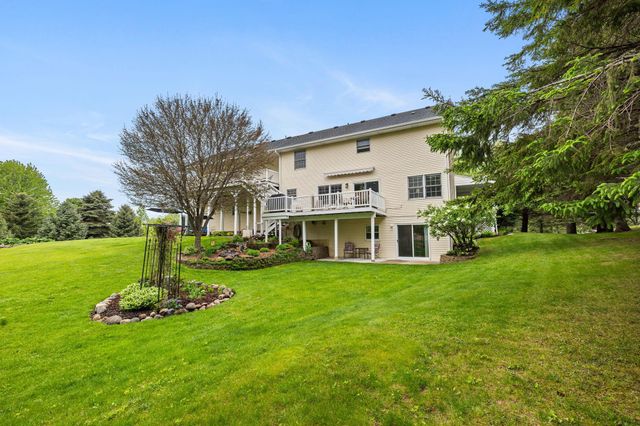 31789 Lakeway Drive NE, Cambridge, MN 55008