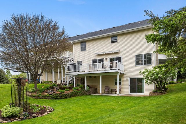 31789 Lakeway Drive NE, Cambridge, MN 55008