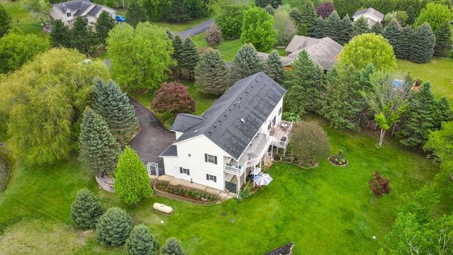 31789 Lakeway Drive NE, Cambridge, MN 55008