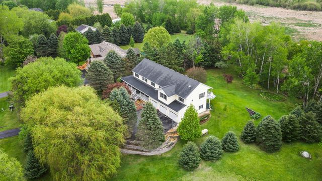 31789 Lakeway Drive NE, Cambridge, MN 55008