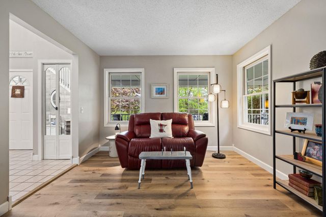 31789 Lakeway Drive NE, Cambridge, MN 55008