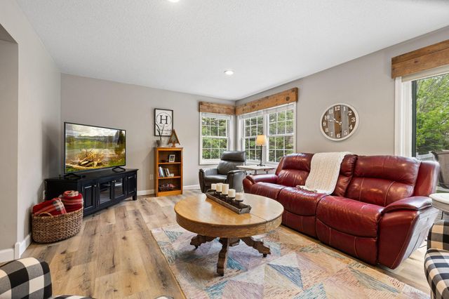31789 Lakeway Drive NE, Cambridge, MN 55008
