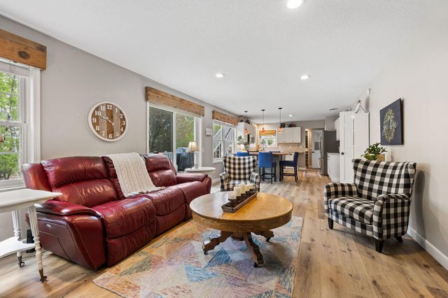 31789 Lakeway Drive NE, Cambridge, MN 55008