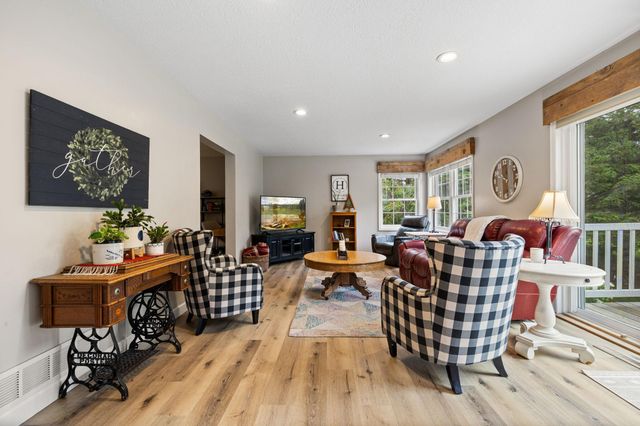 31789 Lakeway Drive NE, Cambridge, MN 55008