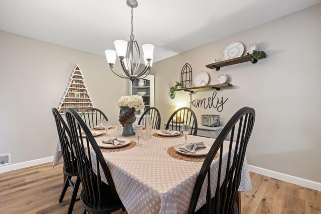 31789 Lakeway Drive NE, Cambridge, MN 55008