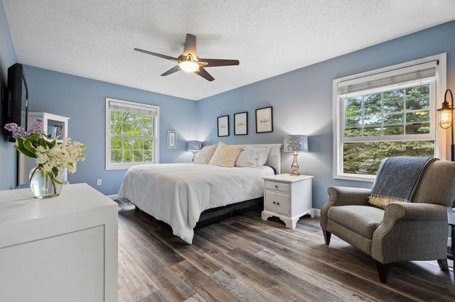 31789 Lakeway Drive NE, Cambridge, MN 55008