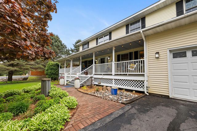 31789 Lakeway Drive NE, Cambridge, MN 55008