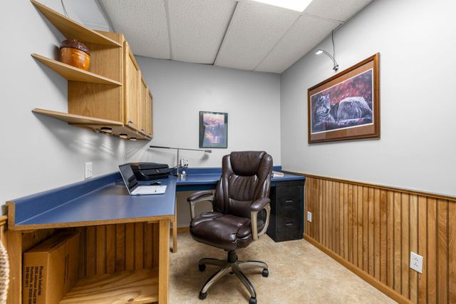 31789 Lakeway Drive NE, Cambridge, MN 55008