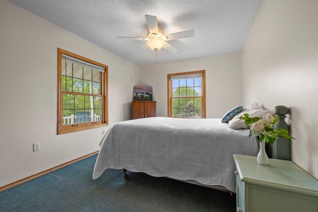 31789 Lakeway Drive NE, Cambridge, MN 55008