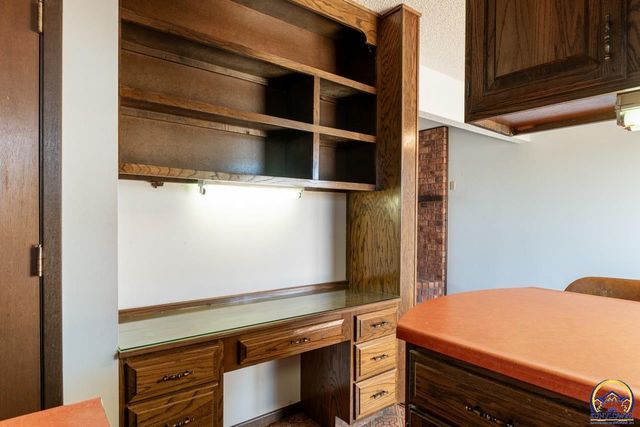 6220 NE Kincaid RD, Topeka, KS 66617