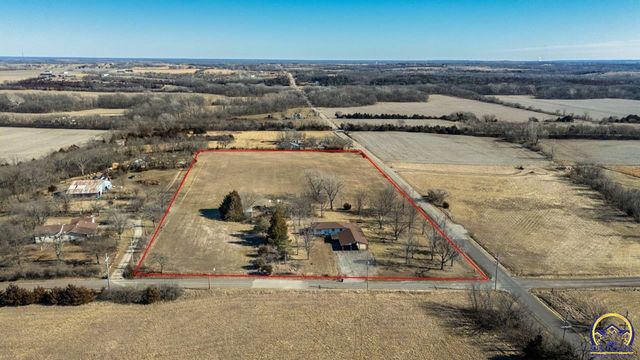 6220 NE Kincaid RD, Topeka, KS 66617