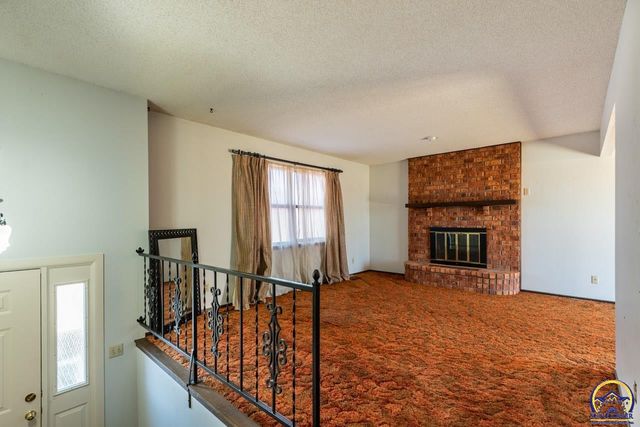 6220 NE Kincaid RD, Topeka, KS 66617