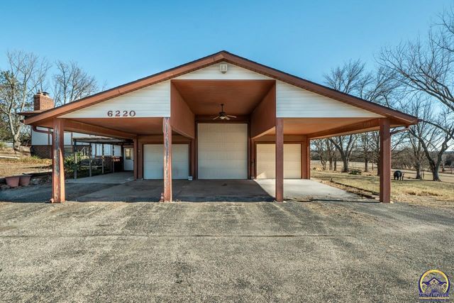 6220 NE Kincaid RD, Topeka, KS 66617