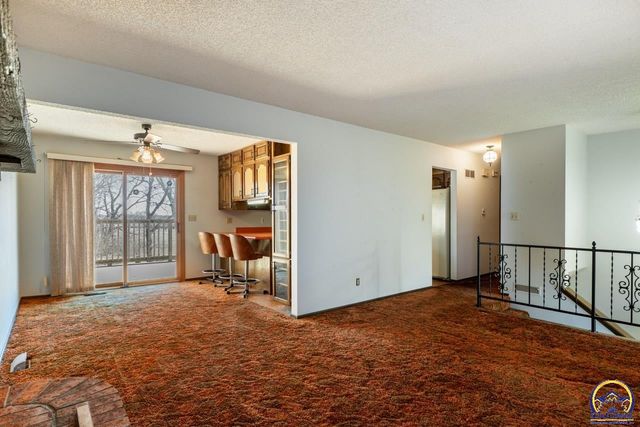 6220 NE Kincaid RD, Topeka, KS 66617