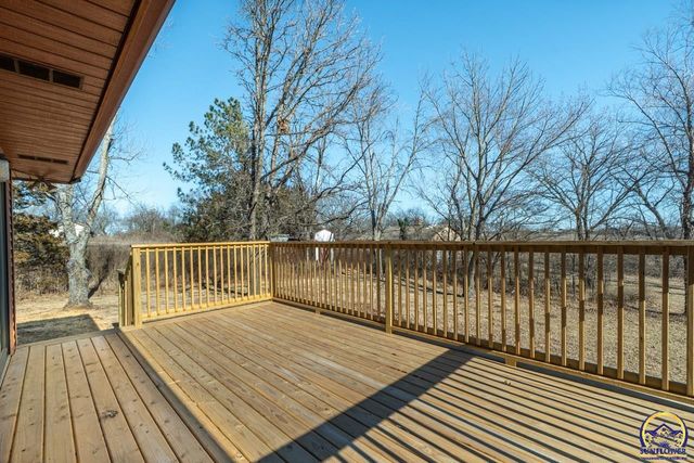 6220 NE Kincaid RD, Topeka, KS 66617