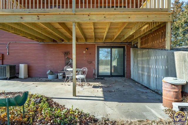 6220 NE Kincaid RD, Topeka, KS 66617