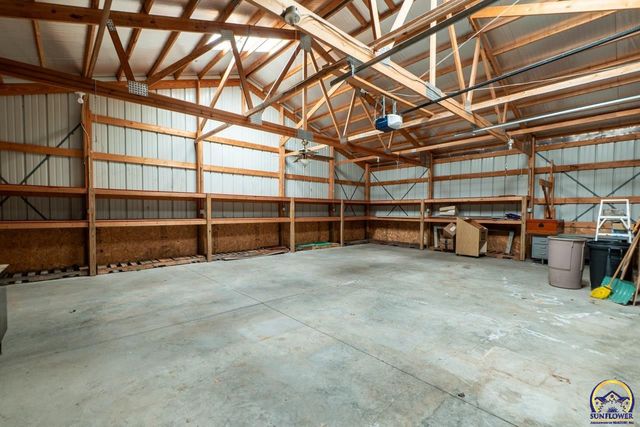 6220 NE Kincaid RD, Topeka, KS 66617