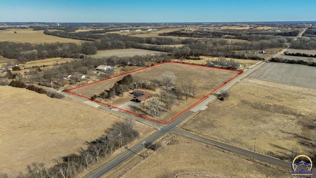 6220 NE Kincaid RD, Topeka, KS 66617