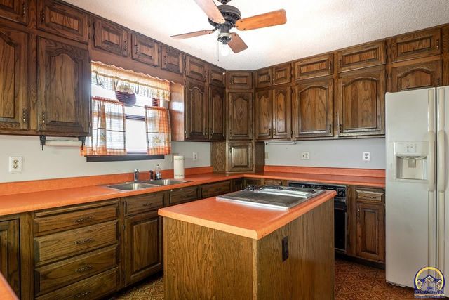 6220 NE Kincaid RD, Topeka, KS 66617