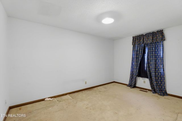 1716 Campfire Drive, Knoxville, TN 37931