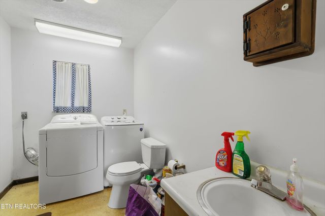 1716 Campfire Drive, Knoxville, TN 37931